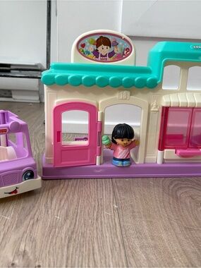 Fisher Price Little People Ice Cream Shop Playset w Truck Figure